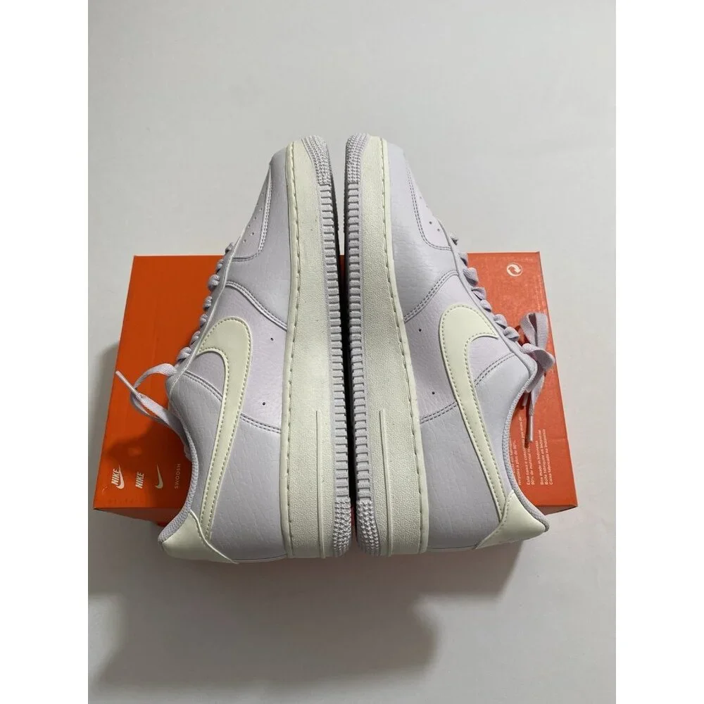New Women’s Size 10 -Nike Air Force 1 '07 SE Next Nature Barely Grape DV3808 500 - Picture 6 of 10